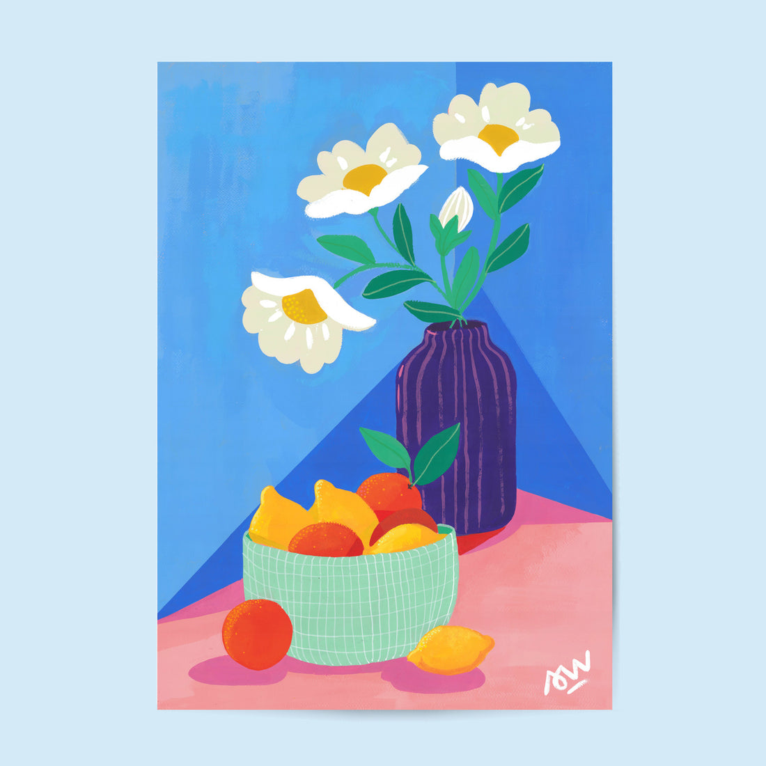 Tirage d'art Les Agrumes de Noémie, illustration de marguerites dans un vase violet et d'une coupe d'agrumes sur fond bleu