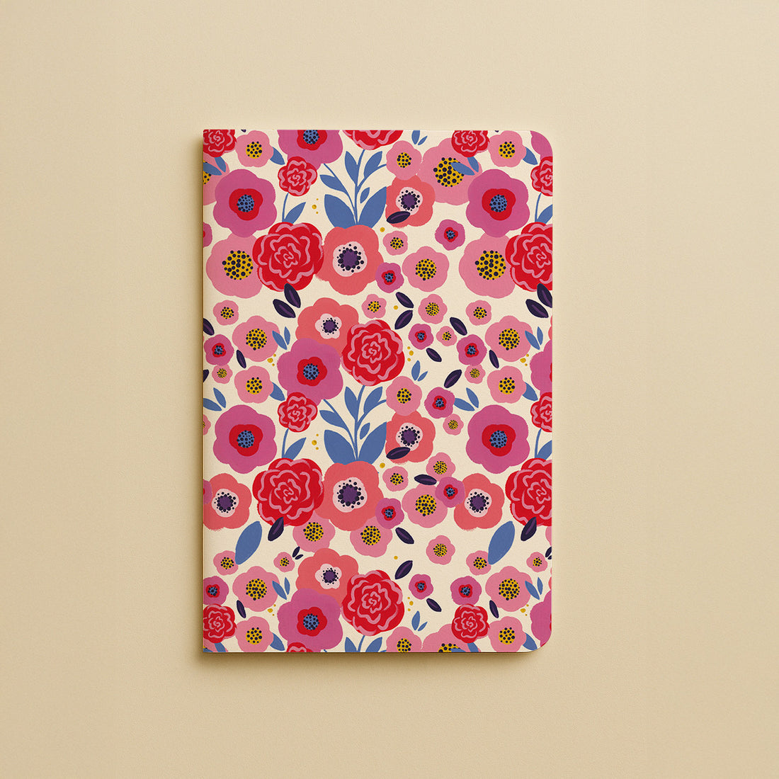 Carnet A5 Festival de fleurs, couverture crème couverte de fleurs roses et rouges