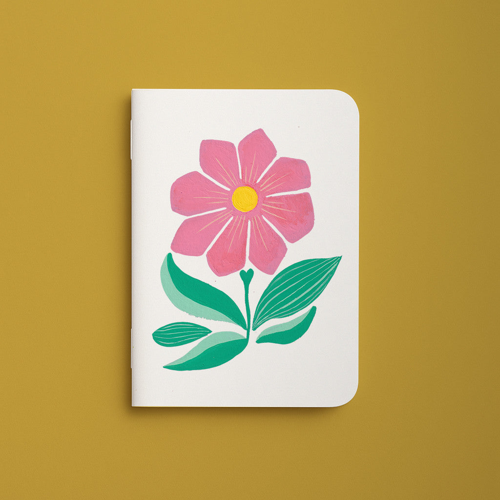 Carnet de poche Fleur retro, couverture crème illustrée d'une grande fleur rose et de feuilles vertes