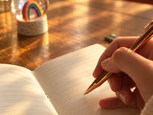 Quoi écrire dans son journal, 50 idées pour débuter