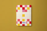 Dos du carnet du petit pack Damier cœur, motif à damier coloré et signature Hello couleur