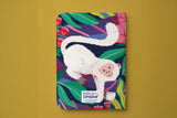 Dos du carnet César du trio Animaux colorés, motif de singe blanc et signature Hello couleur