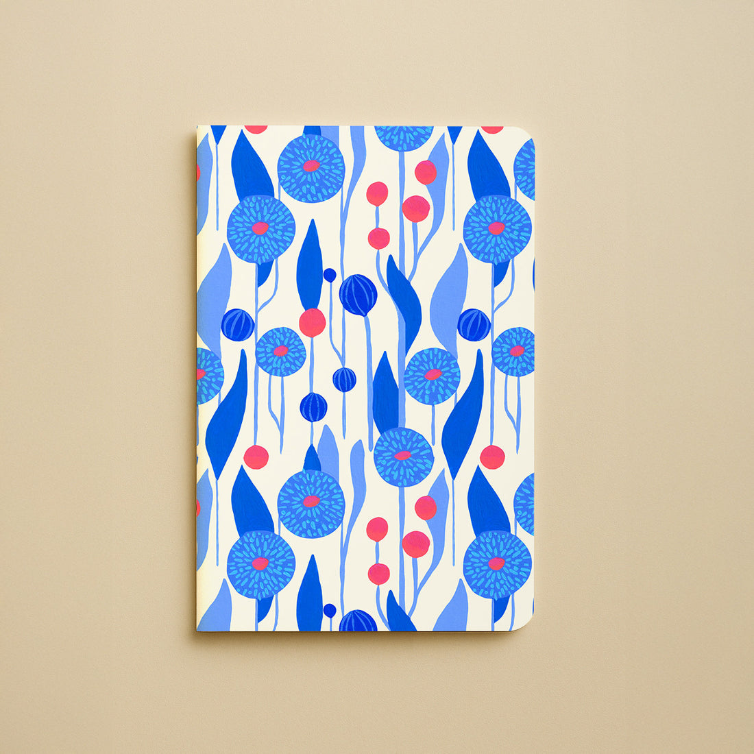 Carnet A5 Floral bleu, couverture blanche à motif de fleurs et de tiges bleues