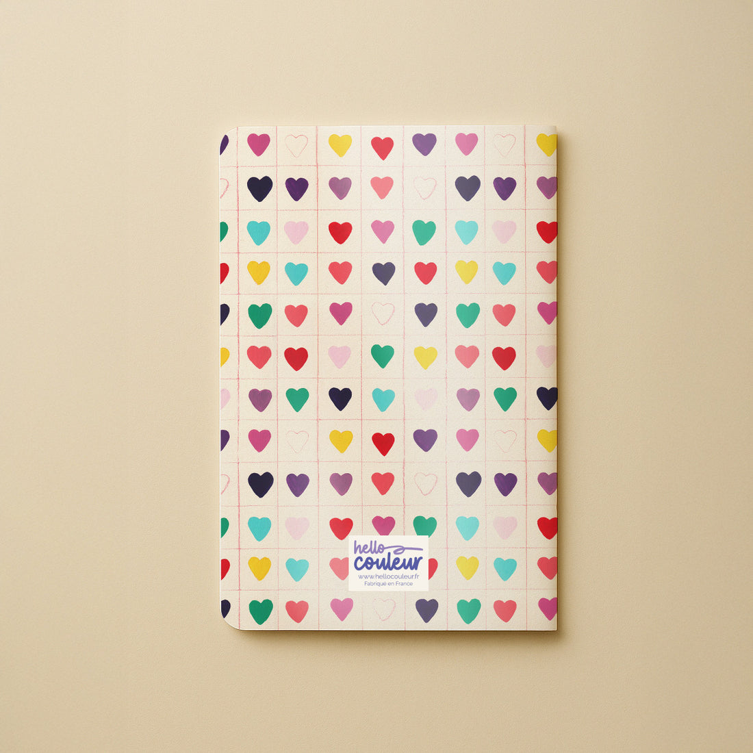 Dos du carnet A5 Champ de cœur, motif de cœurs multicolores et signature Hello couleur