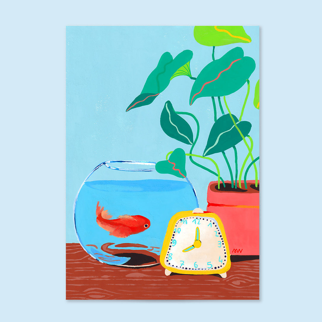 Tirage d'art Poisson bocal, illustration d'un poisson rouge dans son bocal près d'une plante verte et d'un petit réveil