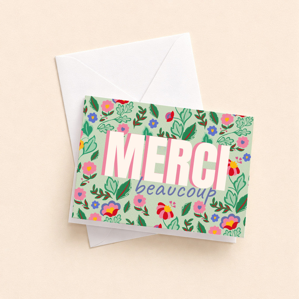 Mini carte pliée Merci beaucoup et son enveloppe, message entouré de feuillages et de fleurs